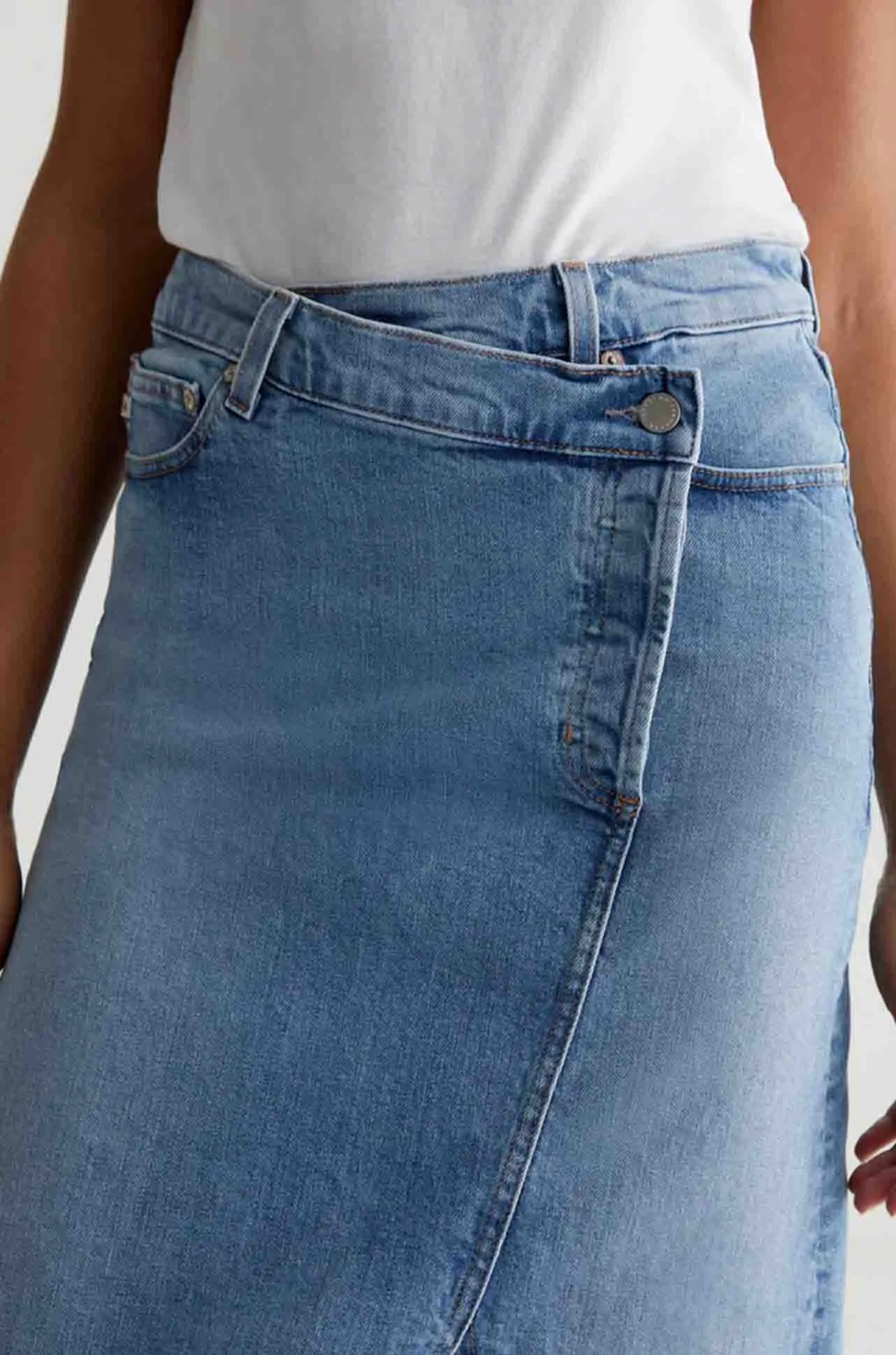AG Jeans - Bruna Skirt in 18 Years Oslo