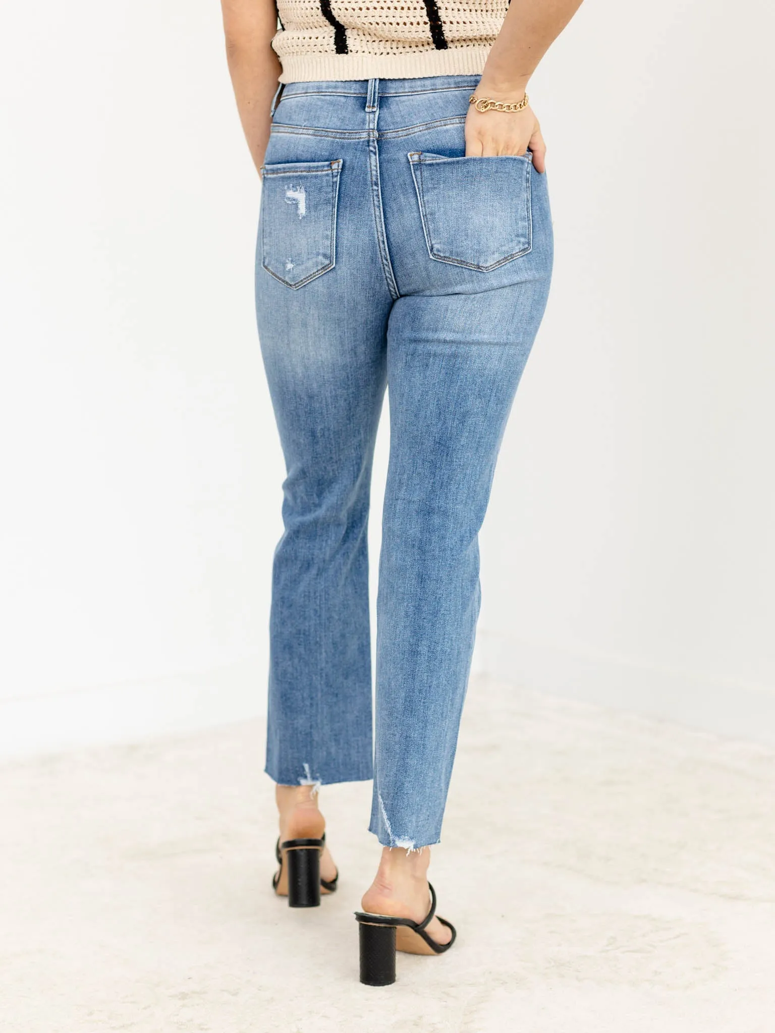 RISEN Medium High Rise Crop Slim Straight