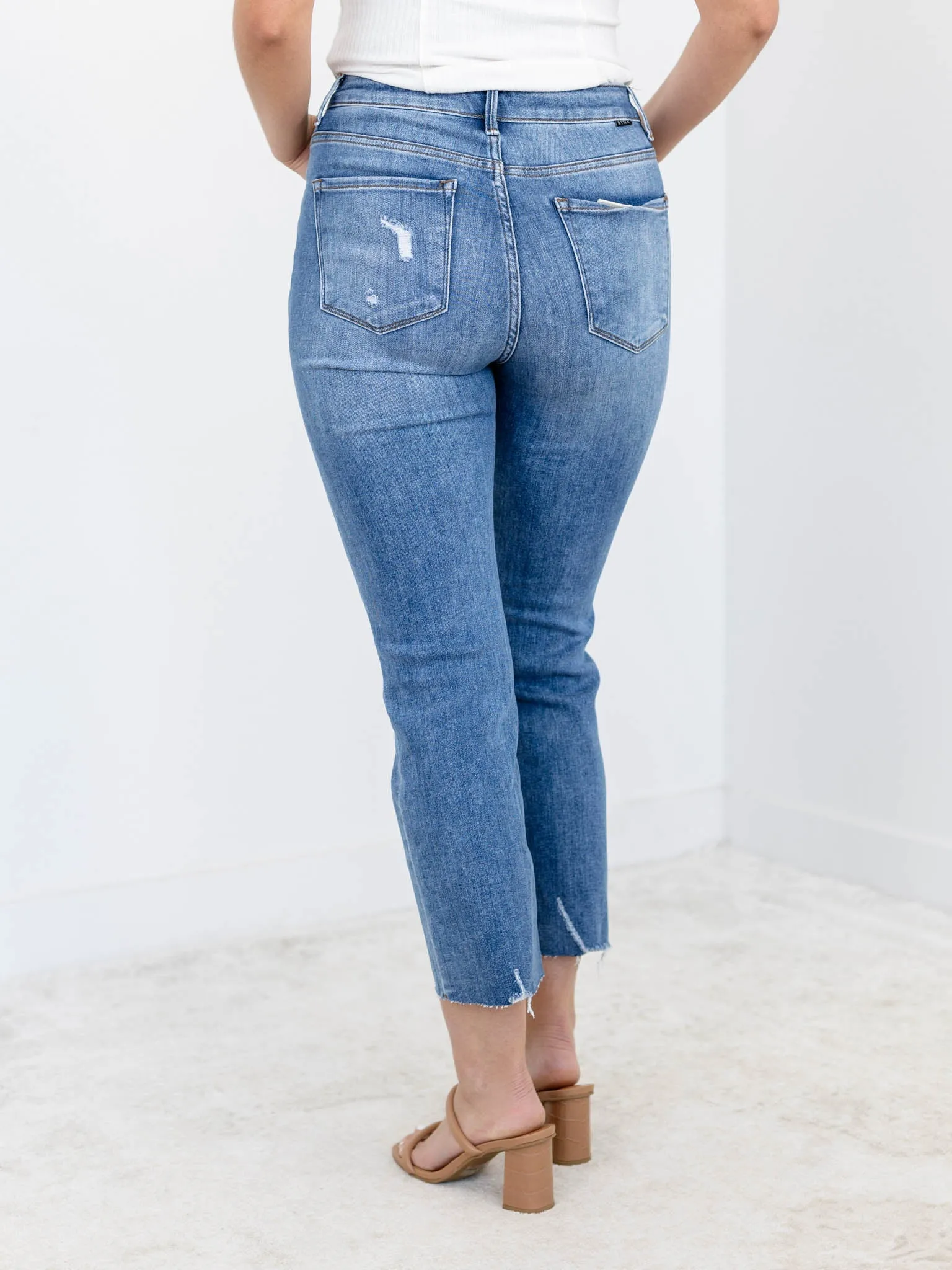 RISEN Medium High Rise Crop Slim Straight