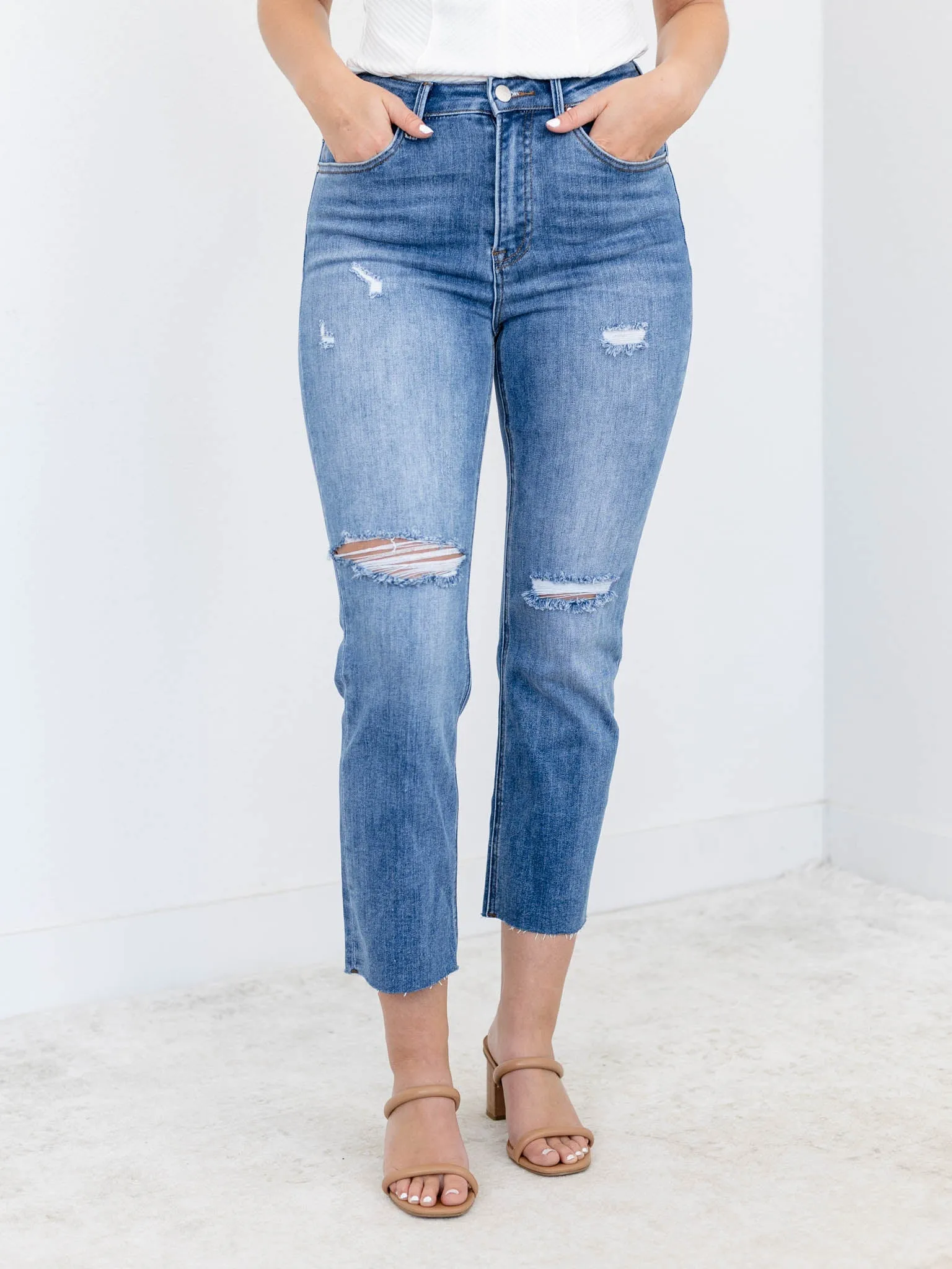 RISEN Medium High Rise Crop Slim Straight